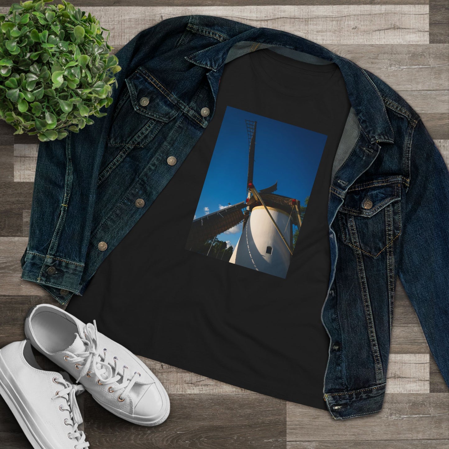 Leiden Windmill Woman's Tee | The StudioTJ Signature Collection